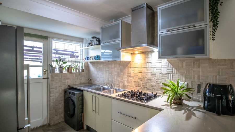 To Let 3 Bedroom Property for Rent in Wynberg Upper Western Cape